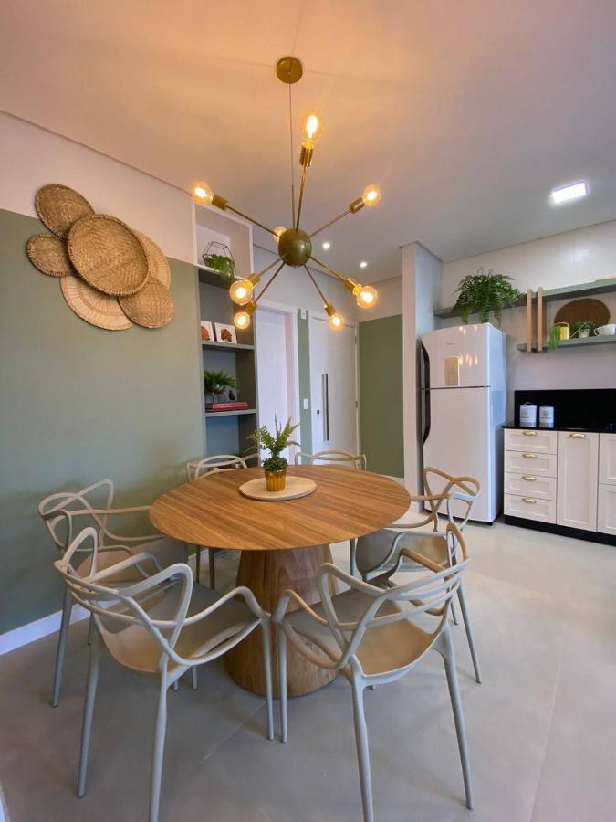 Habitación con cama grande